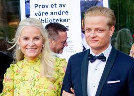 Prinses Mette-Marit, probleemzoon Marius en de missende simkaart