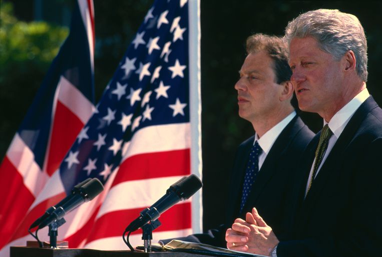 President Bill Clinton in 1997 met de Britse premier Tony Blair. Beeld Getty Images