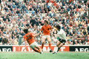 Gerd Muller tekent voor de 2-1 tegen Nederland in de WK-finale van 1974.