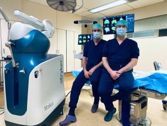 MAKO-robot zorgt voor betere knieprothesen in ziekenhuis van Deinze