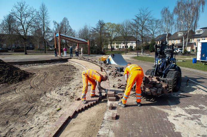 Het middenterrein van het Haenenveld in Teteringen wordt heringericht.