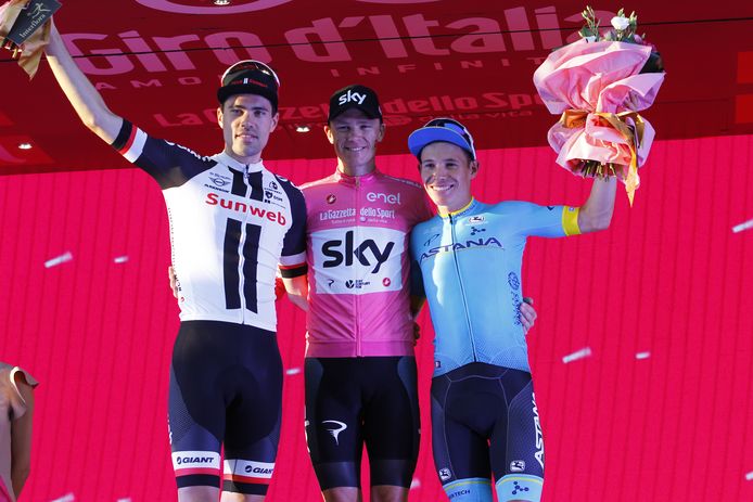 Tom Dumoulin met Chris Froome en Miguel Angel Lopez op het podium van de Giro van 2018