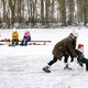 Volkskrant Avond: Na de sneeuwpret grijpt de schaatskoorts om zich heen • Eén sneeuwbui en Nederland ligt plat. Hoe kan dat toch?