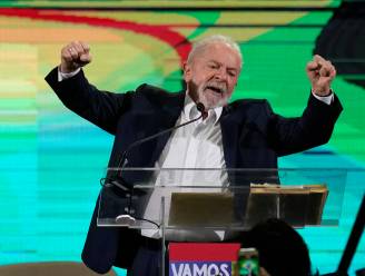 Braziliaanse ex-president Lula maakt comeback officieel, heeft in peilingen voorsprong op huidige president Bolsonaro