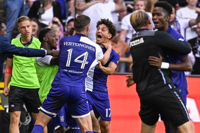 Anderlecht poursuit sur sa lancée et prend la tête du classement, Delaney fait ses grands débuts, le VAR fait encore parler de lui