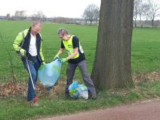Opschoondag: het wordt iets schoner in de berm , maar ‘Het zijn zeker niet alleen de jongeren die troep maken’