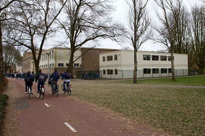 Van Maerlant Lyceum in Eindhoven; dit deel van de school wordt gesloopt en vervangen door nieuwbouw.