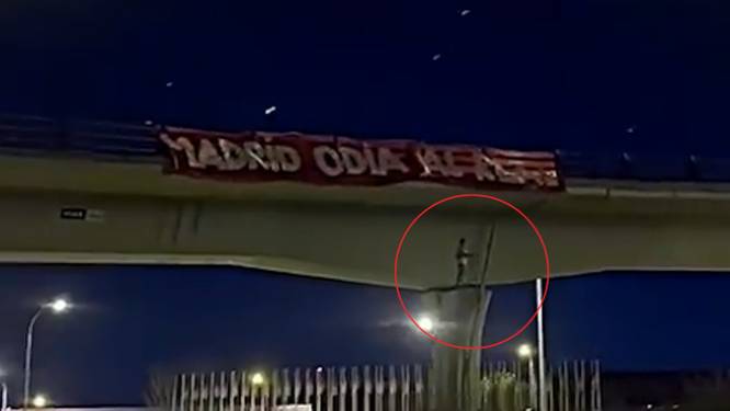 “Répugnant et inadmissible”: une effigie de Vinicius pendue à un pont de Madrid avant le derby
