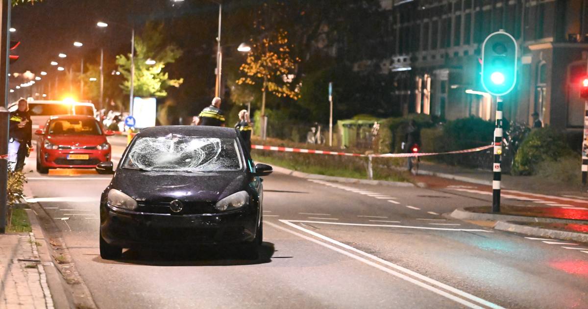 Geneeskundestudenten helpen zwaargewonde fietsster (19) na St. Anna-ongeluk; automobilist aangehouden