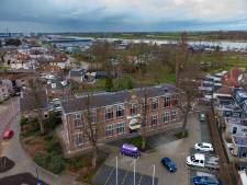 Verhuizing van ggz-instelling Eleos naar voormalige school in Kampen vertraagd 