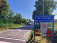 Entree van Kerkwerve vanaf de Verseputseweg. Het dorp mag nog groener en aantrekkelijker worden wat de werkgroepsleden van de toekomstvisie Kerkwerve betreft.