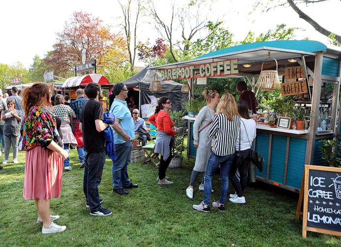 Foodtruckfestival Appeltje Eitje brengt ook dit jaar weer zo'n twintig verschillende foodtrucks naar het Vrouwenhofpark.