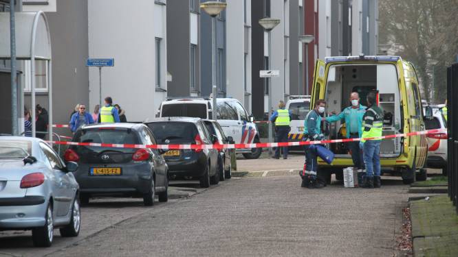 Man (22) overleden bij steekincident aan Sluitersveldssingel in Almelo, verdachte aangehouden