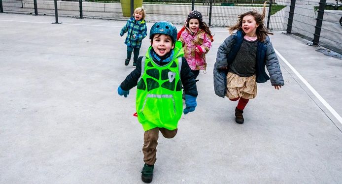 In de paasvakantie trekt district Antwerpen naar de pleintjes.