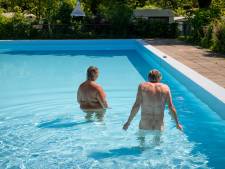 Naturistenseizoen geopend, op bezoek bij Twentse blootcamping: ‘Gluurders heb je snel genoeg door’