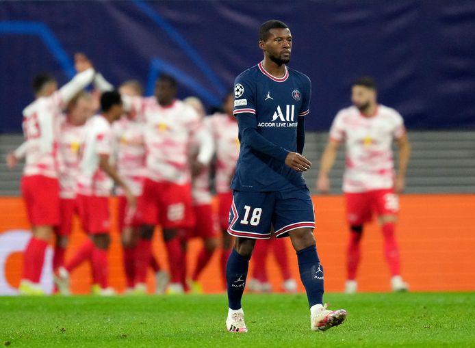 Georginio Wijnaldum staat aan de kant met een knieblessure.