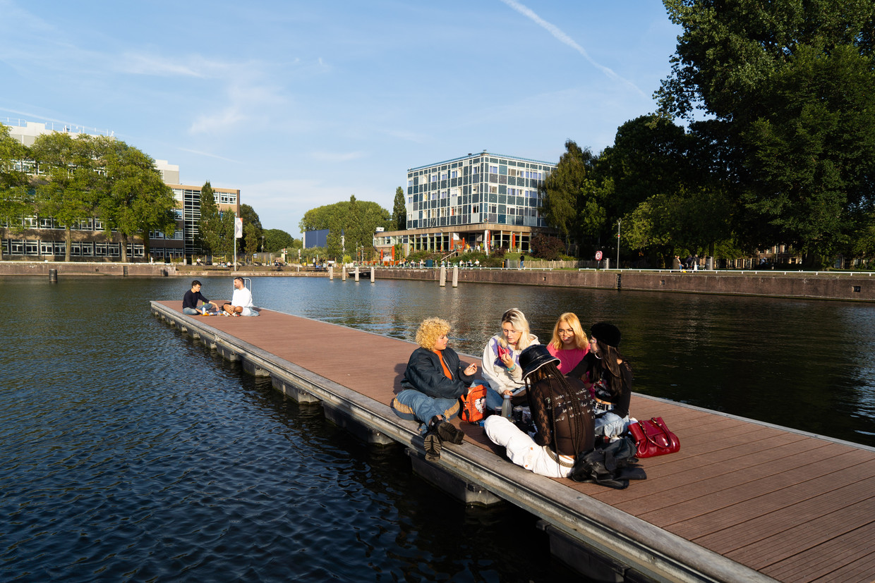 Het is de bedoeling dat de bouw van 800 à 900 geplande woningen op het Marineterrein in 2026 begint. Beeld Birgit Bijl