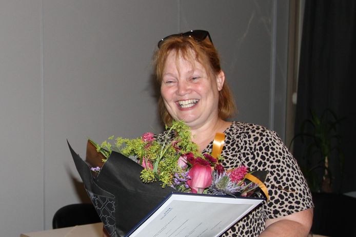 Sonja Silkens-van Doren ontving gisteravond de Erespeld van de gemeente Veldhoven.