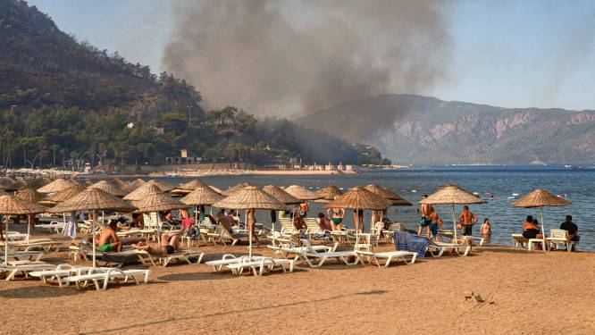 Angst en chaos heersen in Marmaris na bosbranden, kritiek op autoriteiten groeit