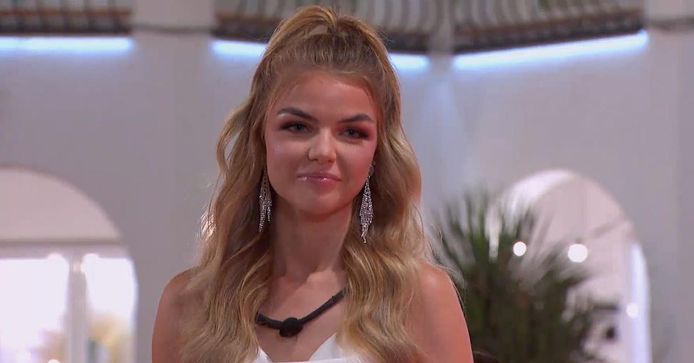 Amandine stapte zelf uit 'Love Island', nadat Jules voor Lisa koos.