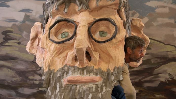 Manshoog hoofd van papier-maché uit de film. Rechts is nog net Ron te zien.