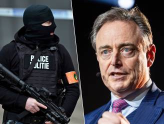 De kalasjnikov was al besteld: zes jongeren staan terecht voor geplande aanslag op Bart De Wever