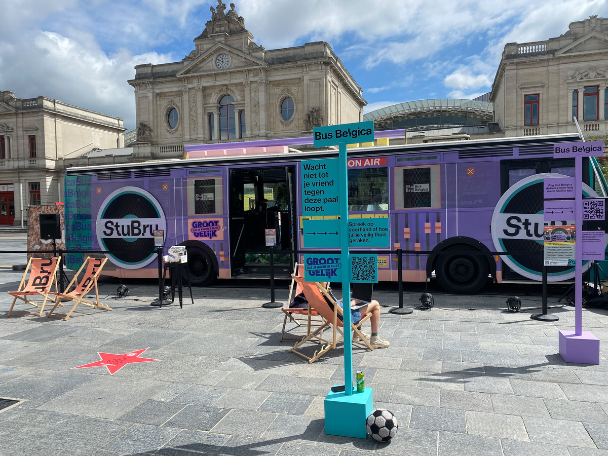 Allereerste fandorp Red Flames officieel geopend “Het moet er boenk op