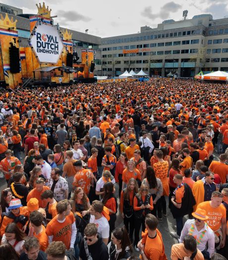 Statiegeldbekers tijdens Koningsnacht en -dag in Eindhoven, volop evenementen in de stad