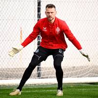 ‘Hij wil nog één keer bewijzen dat hij de allerbeste is’: een blik in het hoofd Simon Mignolet