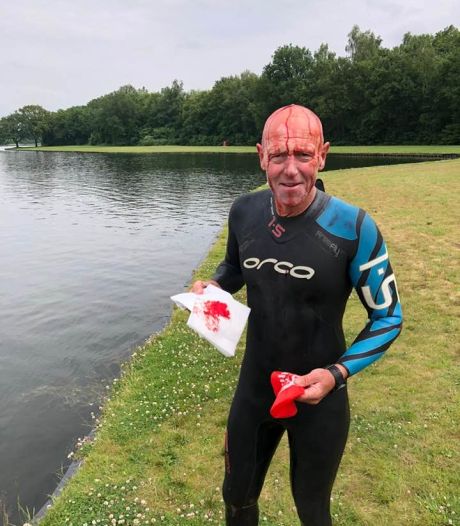 Zwemmer Gerrit Jan worstelt minutenlang met zwaan: ‘Een kind had dit niet overleefd’