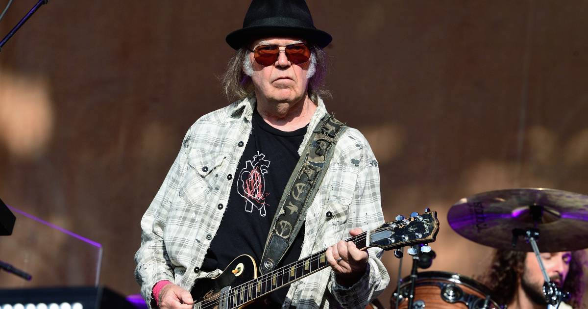 Neil Young chiede il divieto di concerti a causa della pandemia: “Continuano ad andare avanti solo per i soldi” |  Famoso
