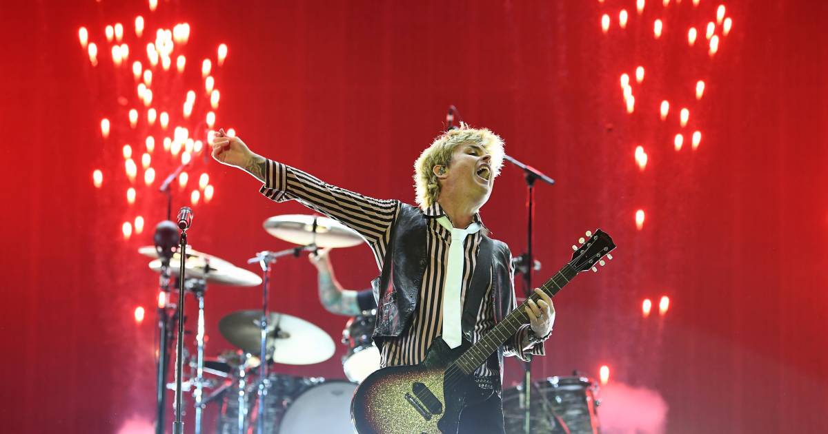 Review Green Day Saviors is the golden mean between fun and commitment Pledge Times