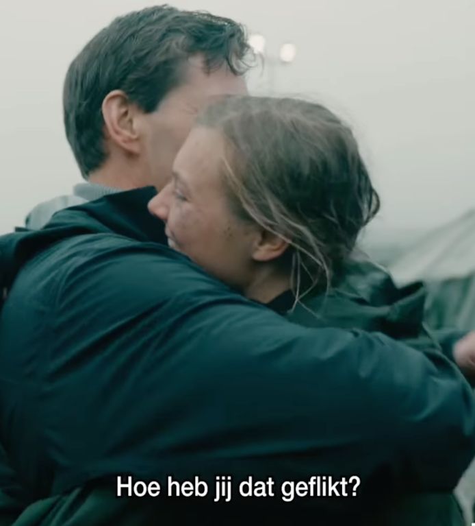 Geert Borstlap knuffelt zijn dochter Kaat.