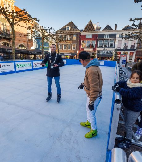 Coronaprotest in Kampen richt zich tegen schaatsbaan en winkel BOK-voorzitter: ‘Je wordt hier wel onrustig van’