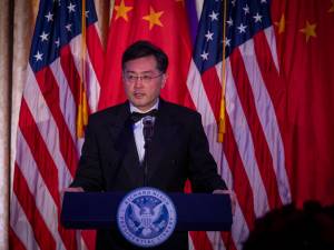 Le ministre chinois des Affaires étrangères disparait avant d’être limogé: “Il a eu une liaison extraconjugale et un enfant aux États-Unis”