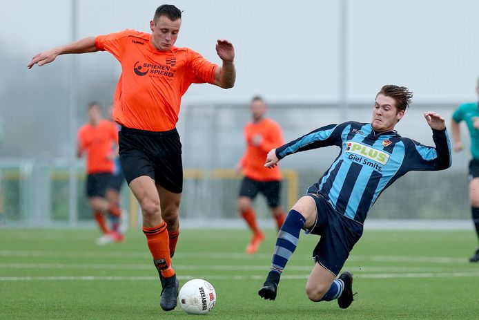Aanvaller Floris Kool (links) is van grote waarde voor HSSC'61.