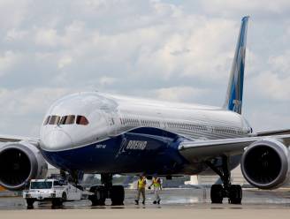 Boeing krijgt opdoffer door problemen met 737 MAX: bedrijf gaat nu ook minder Dreamliners produceren