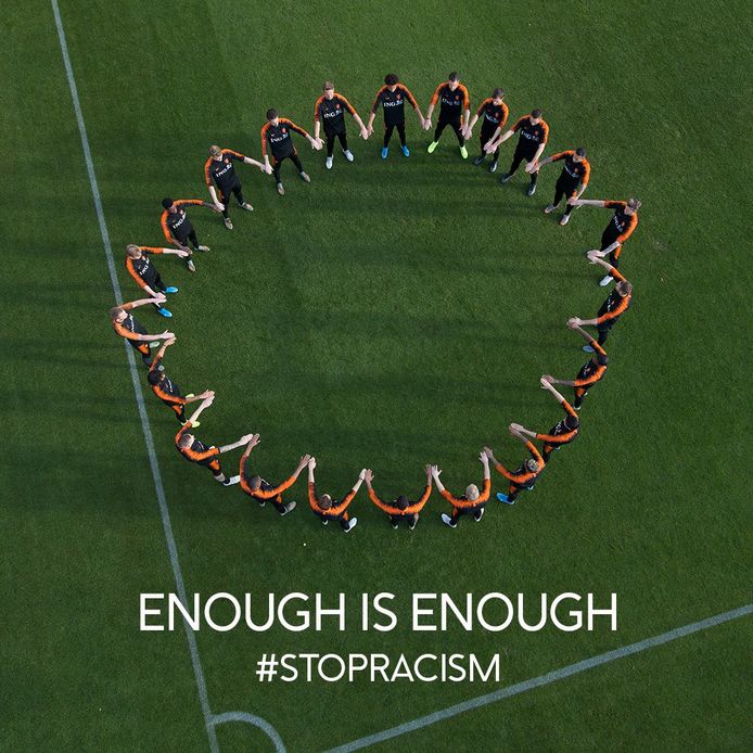 De spelers van het Nederlands elftal gaven in 2019 via de sociale media een gezamenlijk signaal tegen racisme.
