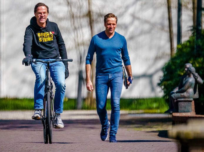 De bewindslieden arriveren bij het Catshuis voor coronaberaad.