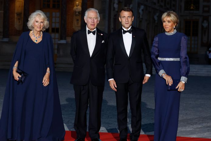 Koningin Camilla, koning Charles, Emmanuel Macron en Brigitte Macron.