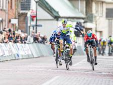 Rex pakt Dorpenomloop mee om zijn ‘eerste grote profkoers’ te winnen: ‘Laat de Vlaamse klassiekers maar komen’