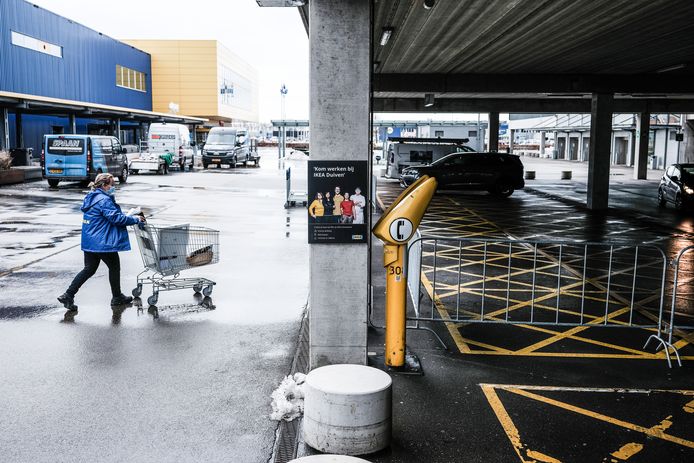 Likeur Revolutionair Zwart Ikea worstelt met enorme hoeveelheid online bestellingen: 'We zien de  situatie verbeteren, maar we zijn er nog niet' | Liemers | gelderlander.nl