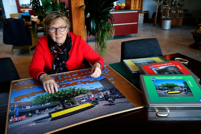Ria van Wijngaarden uit Giessenburg is de bedenker van de doorgeefpuzzels in Molenlanden.