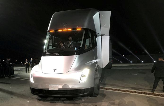 Prototype van de Semi truck van Tesla, een vrachtauto die twee jaar geleden werd gepresenteerd