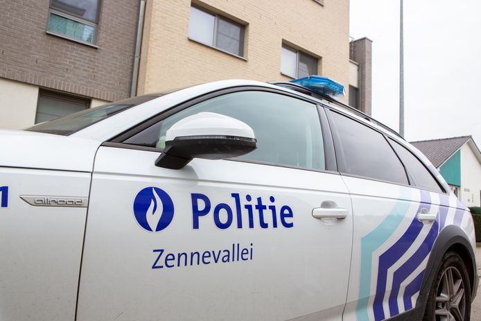 Een politiewagen van de zone Zennevallei.