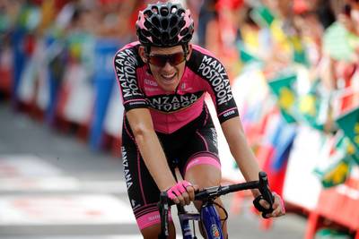 Samenvatting: Bekijk hier hoe Bol net naast de rode trui grijpt