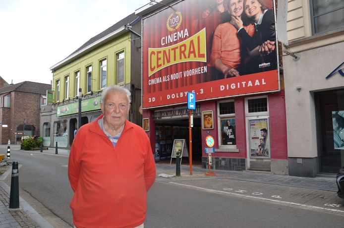 Uitbater Paul Raes aan Cinema Central in de Lavendelstraat in Ninove.