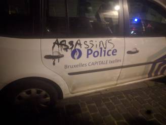 Politiewagen beklad bij protestmars door Brussel voor doodgeschoten peuter Mawda