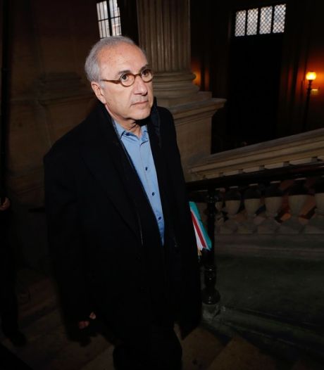 Un gynécologue de renom jugé pour viols à Paris