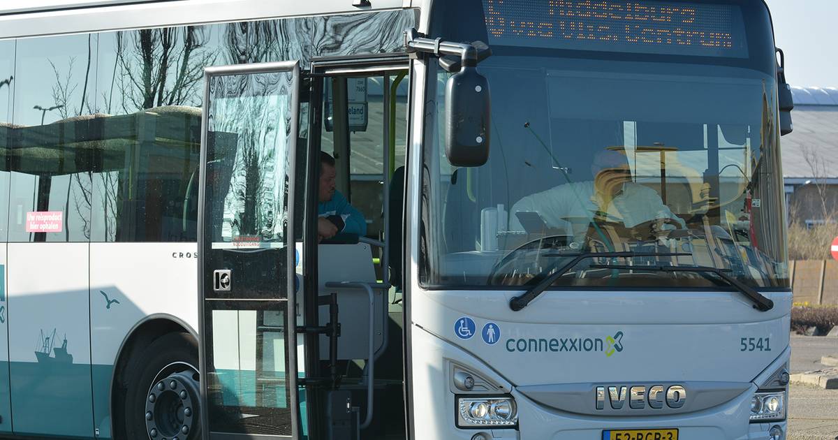 Busvervoerder wil schrappen in de Zeeuwse lijnen, reizigers door coronacrisis | Zeeuws nieuws | pzc.nl